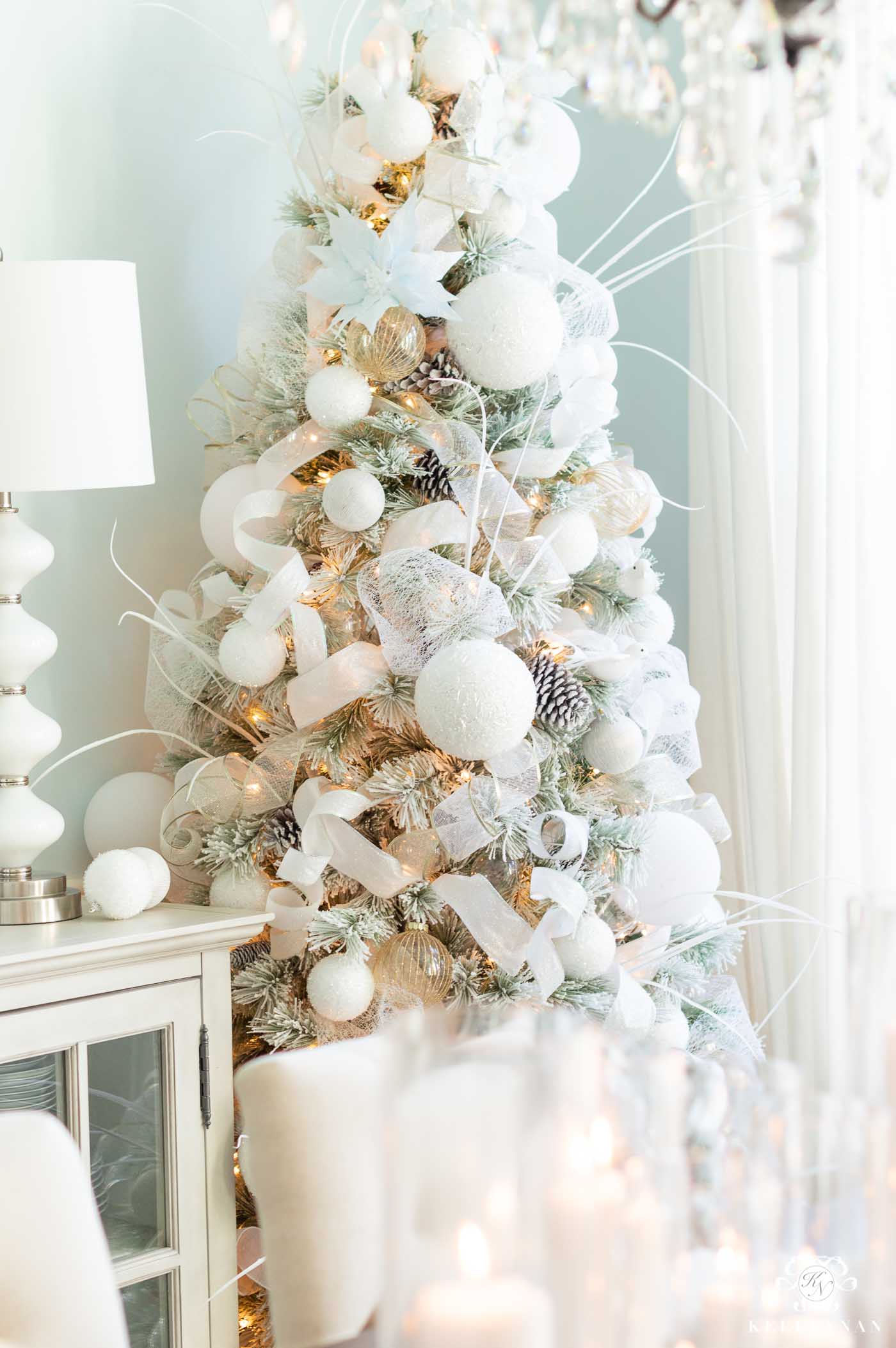 Snowy White and Icy Blue Christmas Decor in the Dining Room!