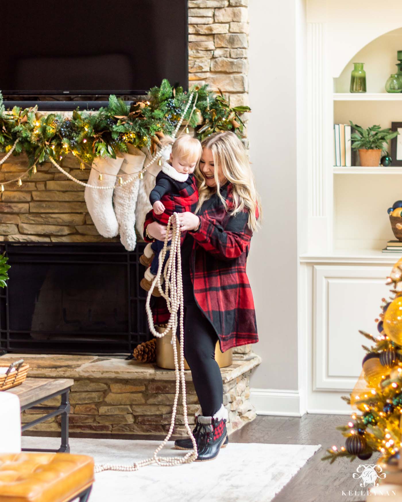 How to Decorate Your Mantel with Garland