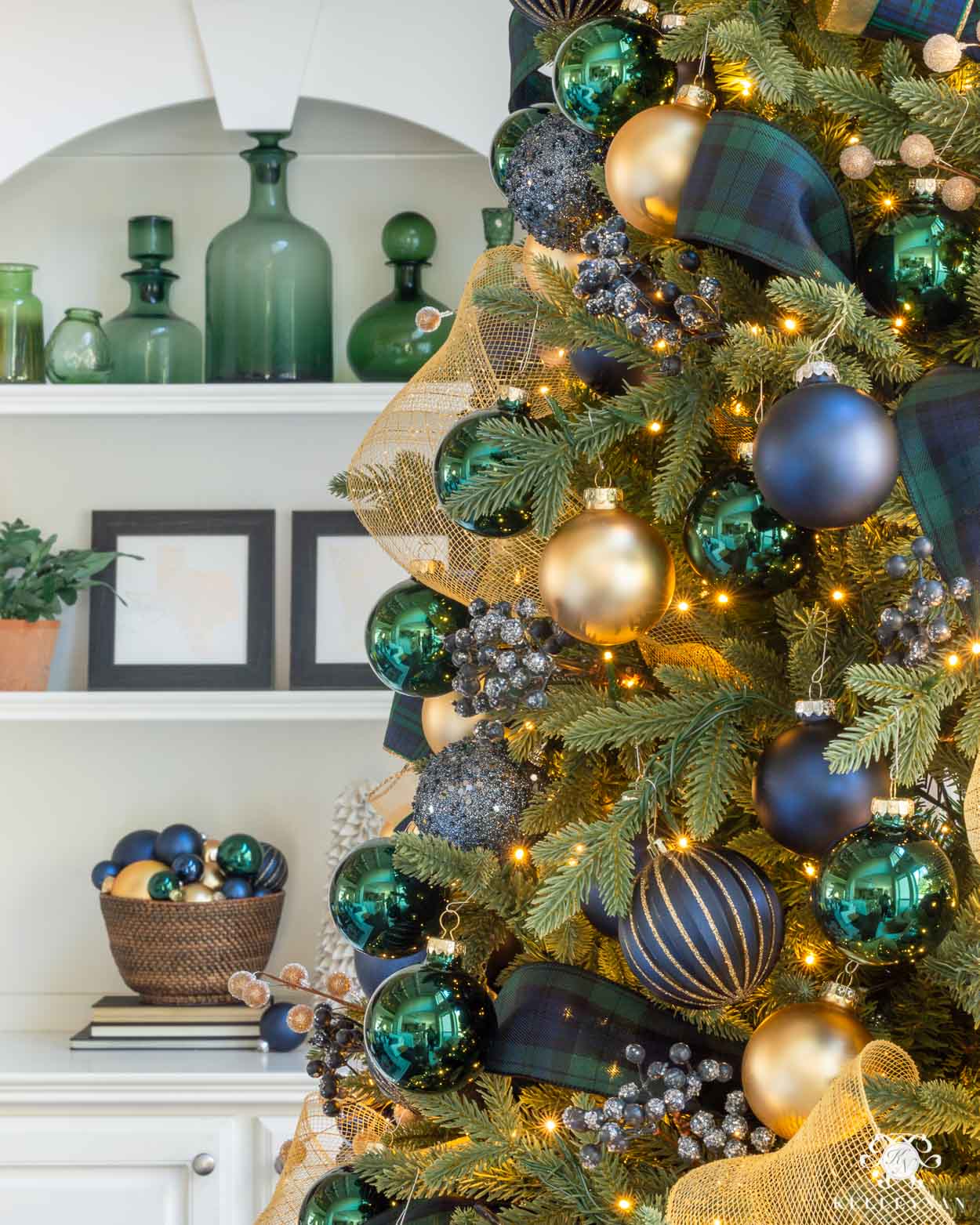 Top more than 80 green and gold christmas decorations super hot - seven