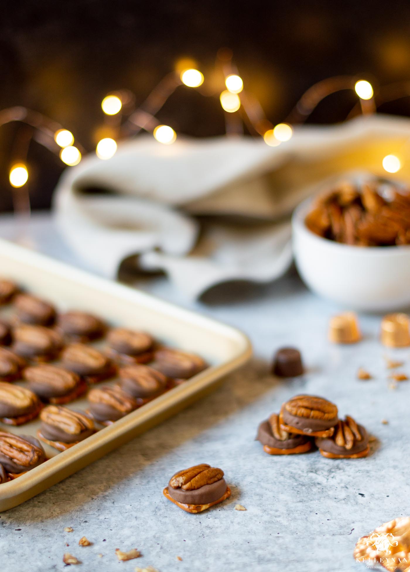 5 EASY Christmas Treats with 5 Ingredients (or less!) Turtles are finished in minutes!