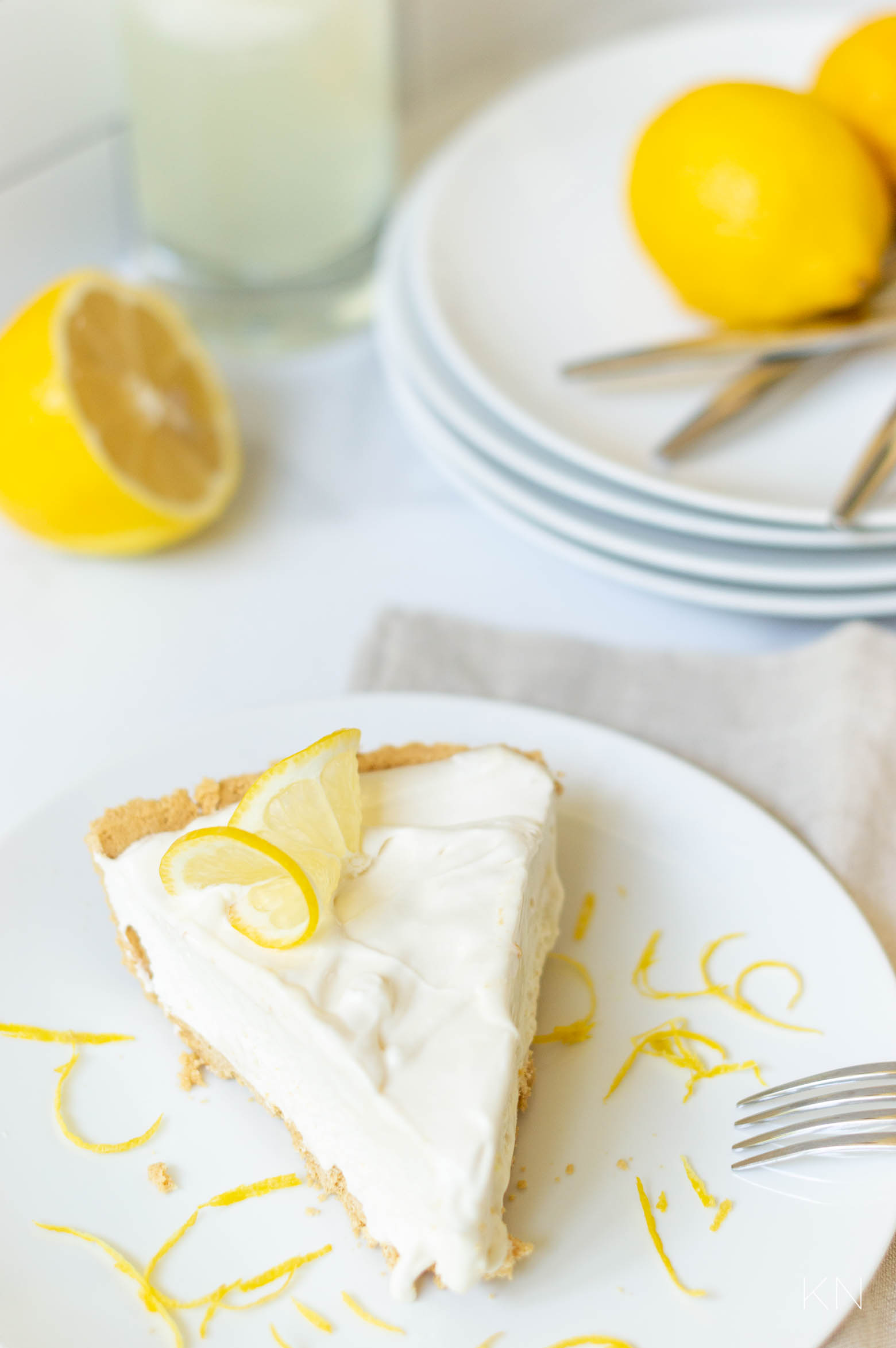 Refreshing & Easy No-Bake Lemonade Icebox Pie!