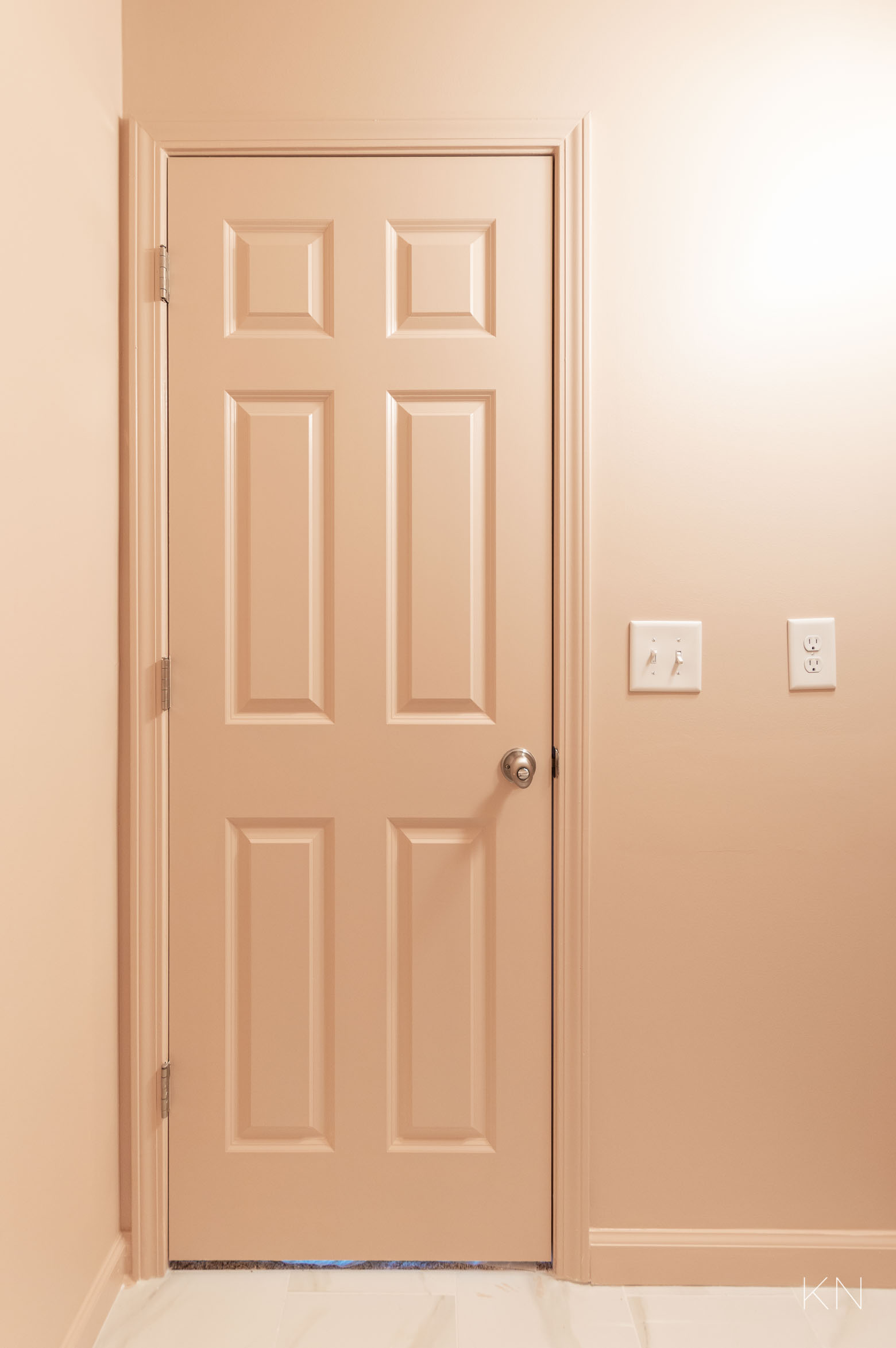 Small Pink Bathroom & Pink Door Paint Inspo