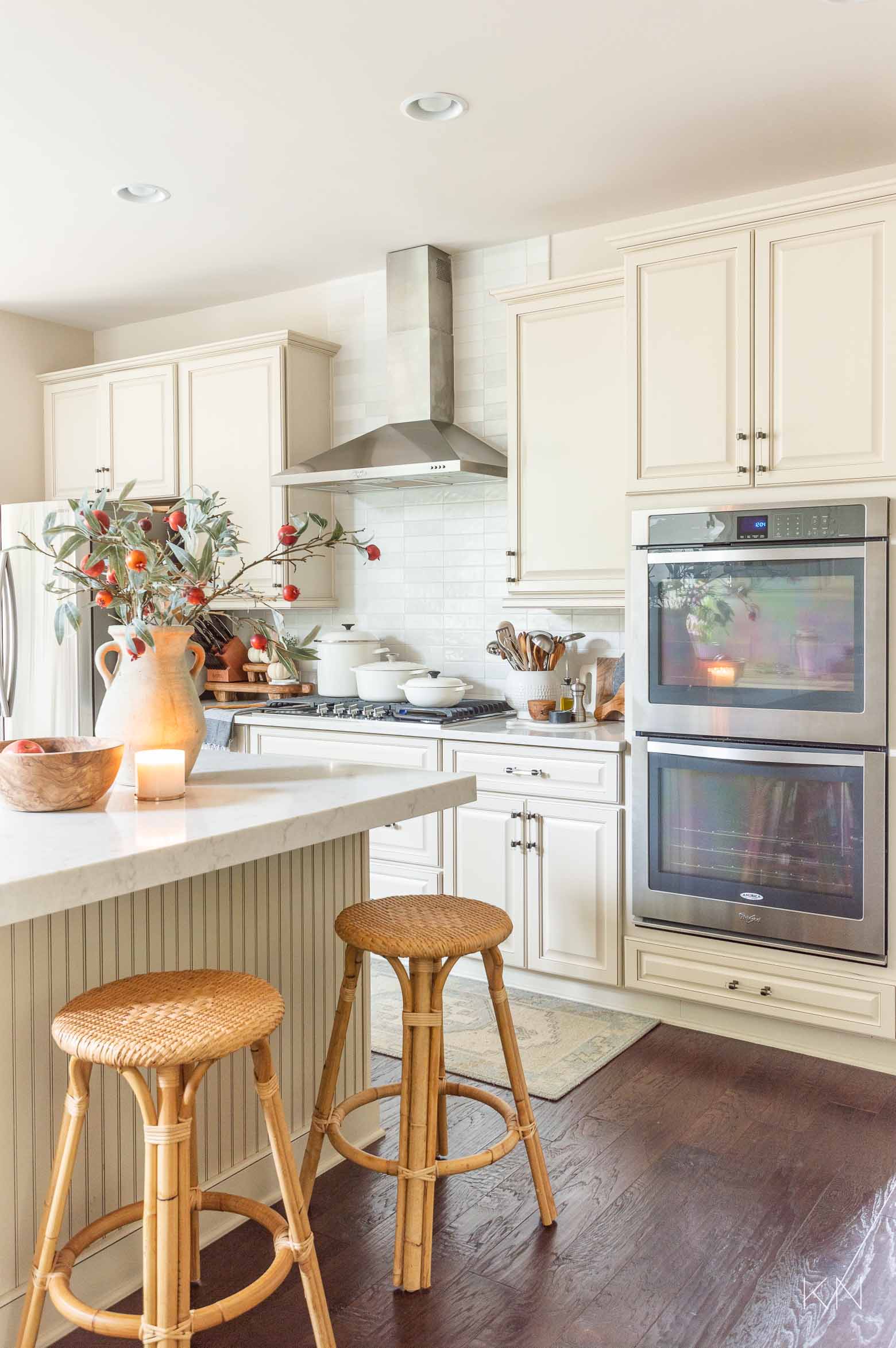 https://kelleynan.com/wp-content/uploads/2021/10/Cream-Kitchen-White-Backsplash.jpg