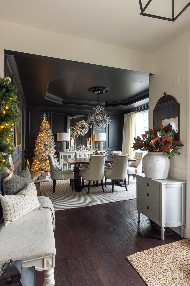 Black Elegant Christmas Dining Room Decor