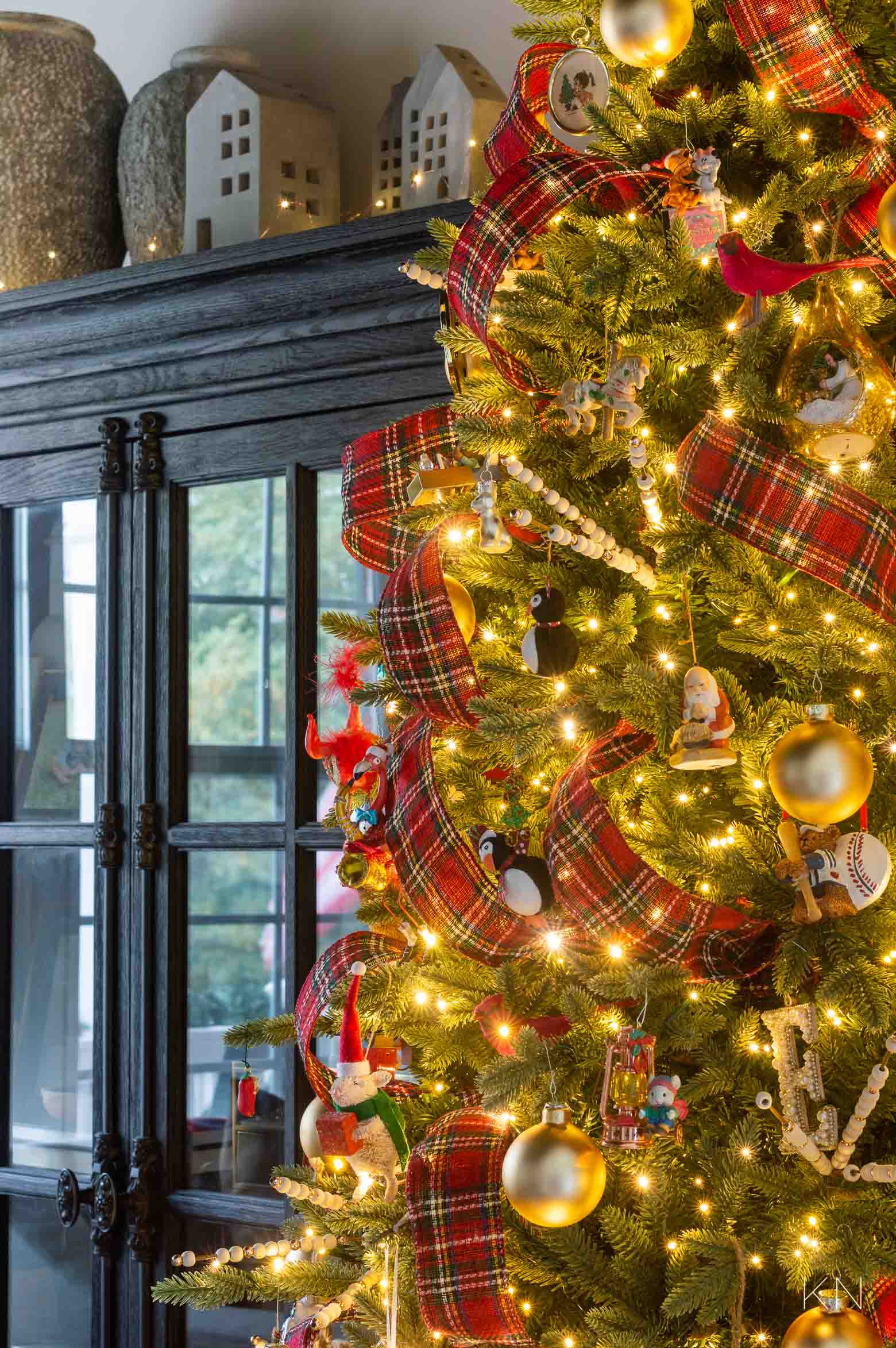 Family Christmas Tree Decorating Ideas