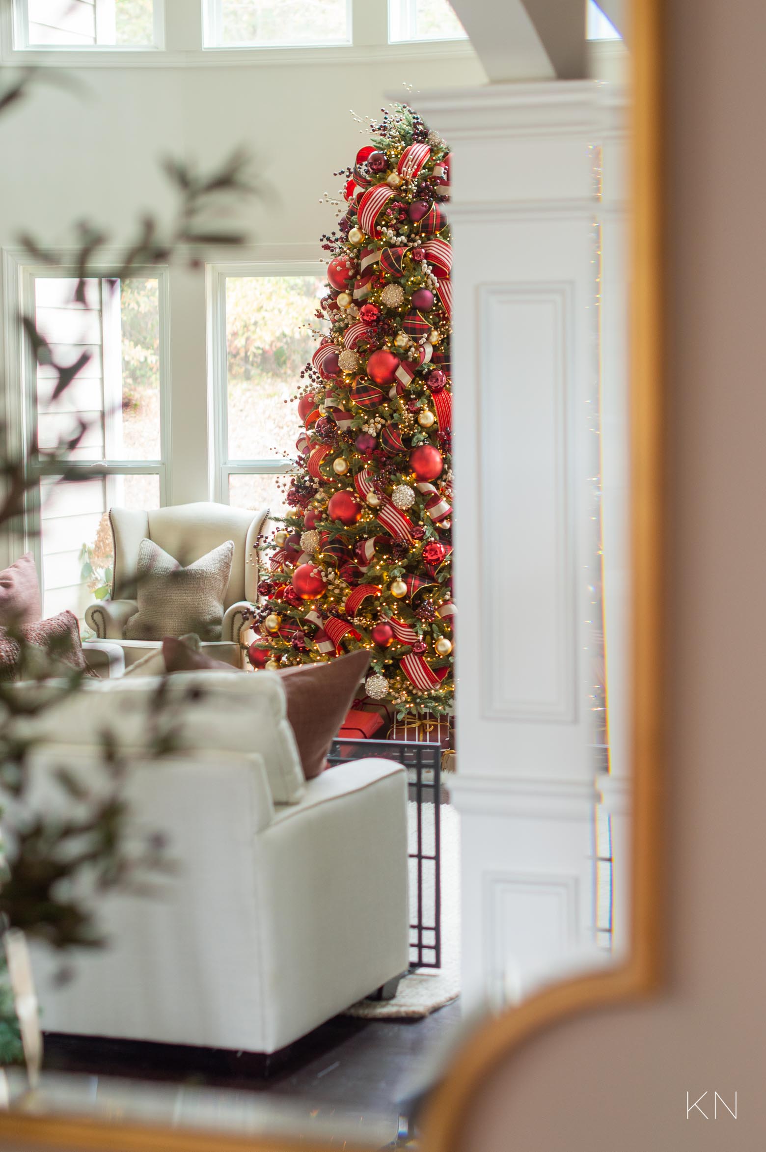 Red and Gold Christmas Tree Decor in the Living Room -- Christmas 2021 Home Tour