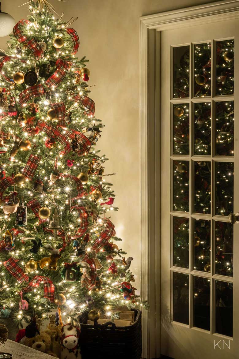 Eclectic Christmas Tree Decorating Ideas to Try Now! 