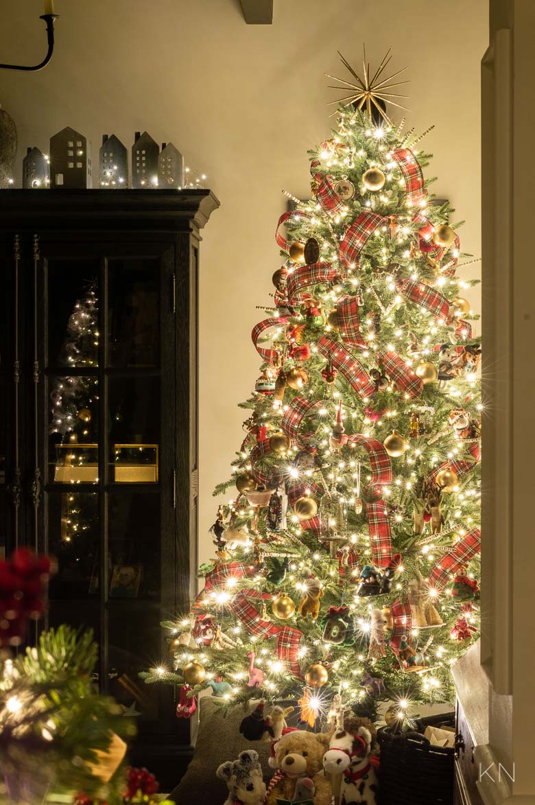 Family Christmas Tree Decorating Tips
