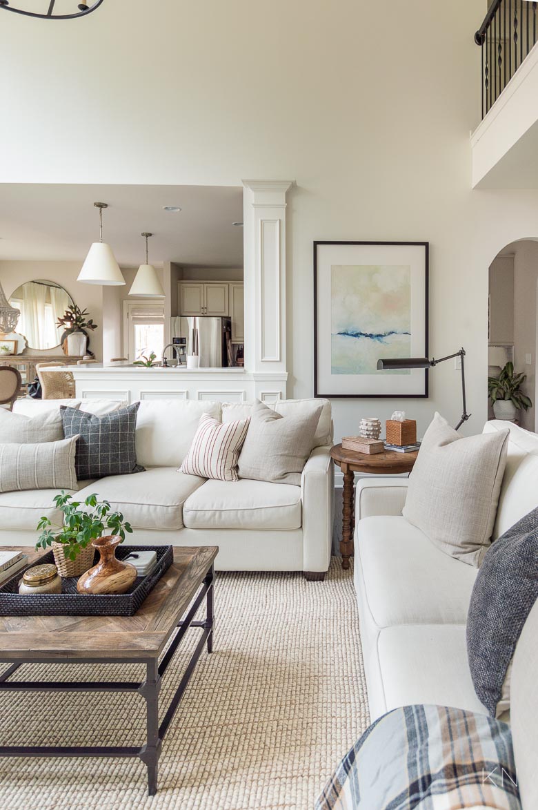 Winter Sofa Pillows and Living Room Decor Ideas