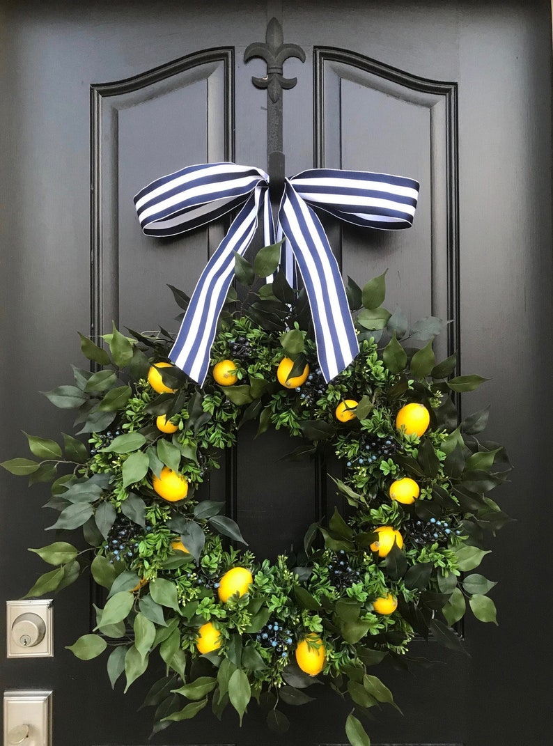16 Fresh Spring Wreaths for the Front Door