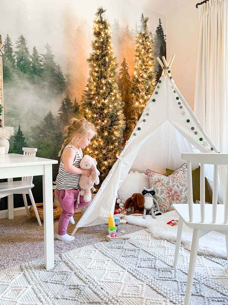 Little Girl Playroom and Forest Decor Ideas
