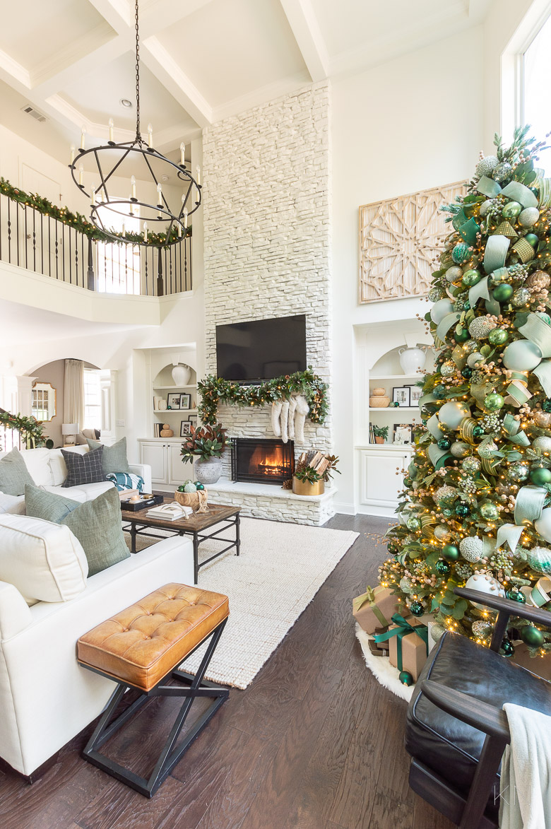 Green Themed Christmas Decor Ideas