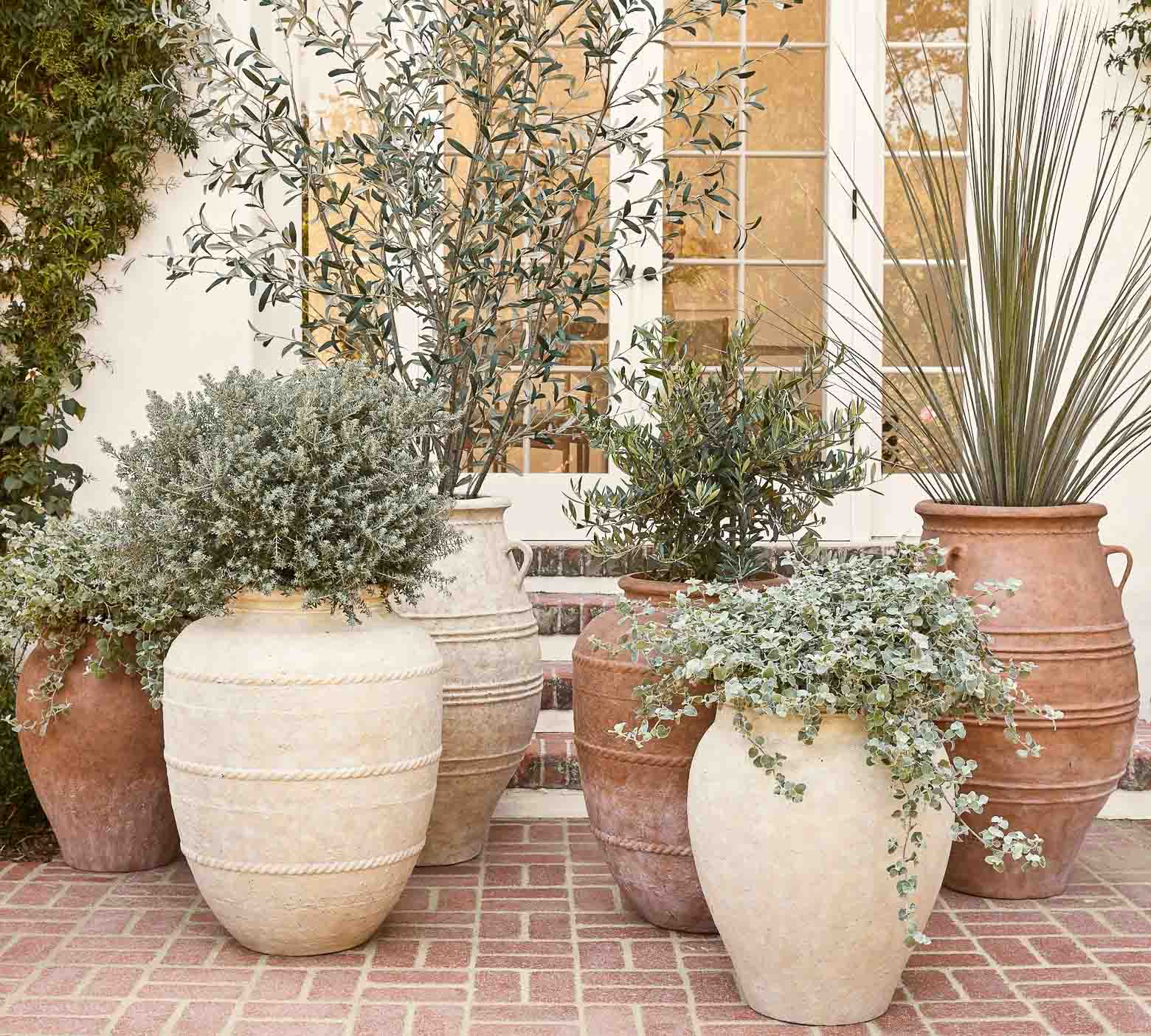 24 Prettiest Earthy Large Outdoor Planters - Kelley Nan