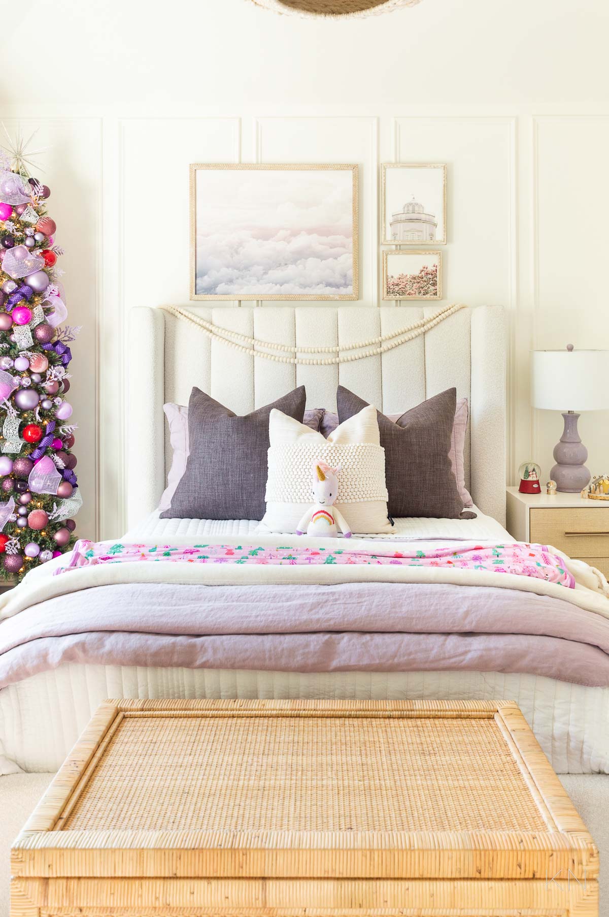 Pink and Purple Girl Christmas bedroom Deocorating Ideas