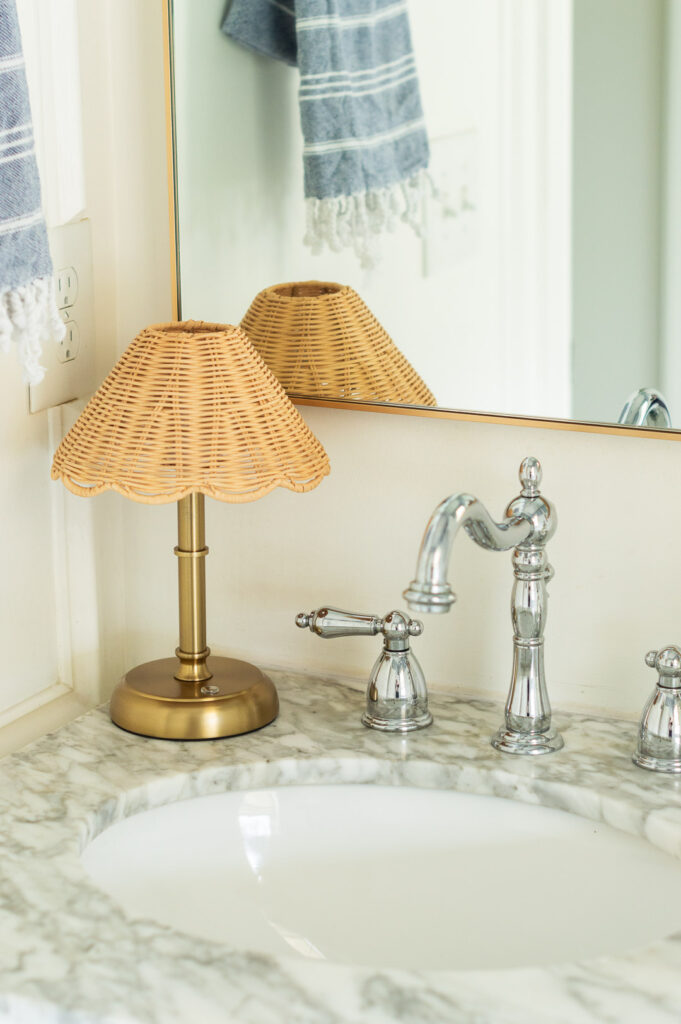 16 Adorable Mini Table Lamps